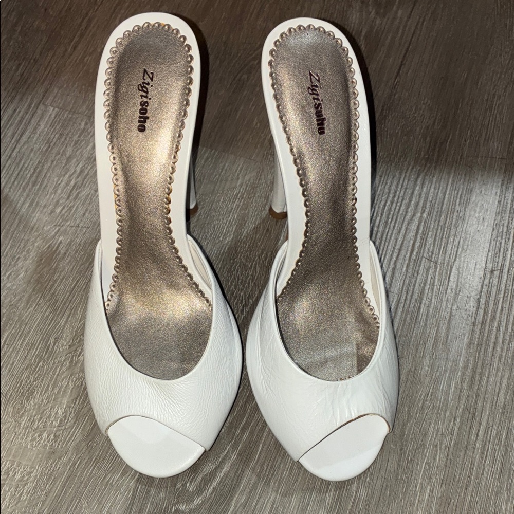 Zigi Soho Elegant White Peep Toe Heels